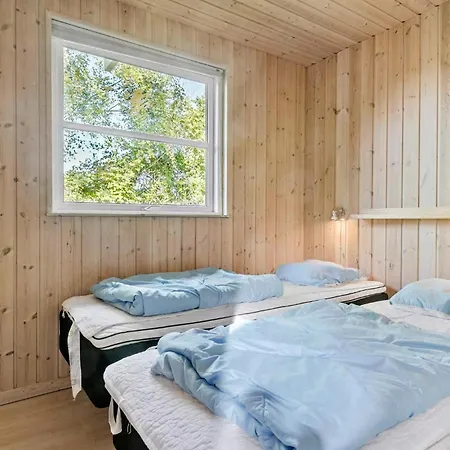 Semesterbostad Awesome In Idestrup With Wifi *