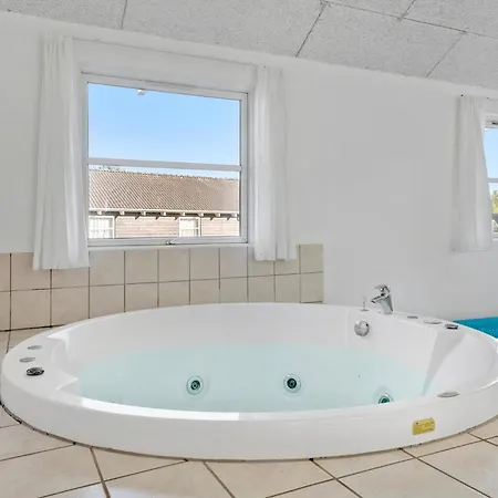 Semesterbostad Awesome In Idestrup With Wifi Bøtø By