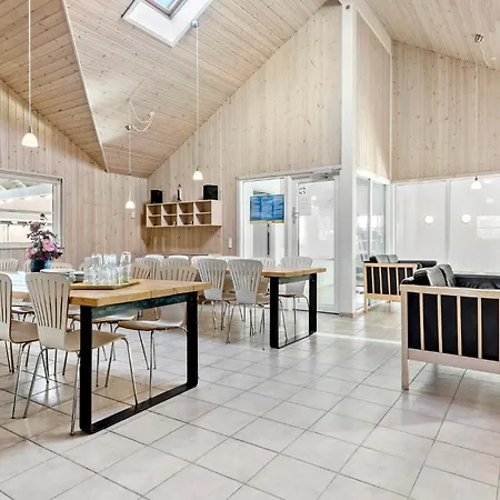 Semesterbostad Awesome In Idestrup With Wifi *