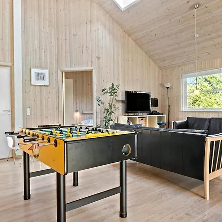 Semesterbostad Awesome In Idestrup With Wifi Bøtø By